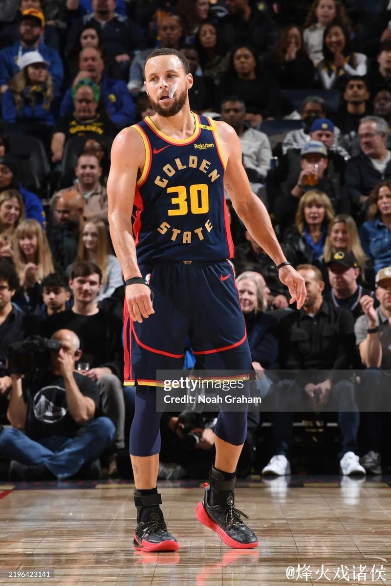 库里23分无力回天，杜兰特21+10，勇士不敌太阳遭遇4连败